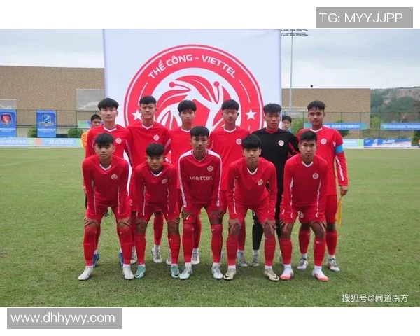 足球转会市场火爆全场最佳球员崭露头角震撼登场