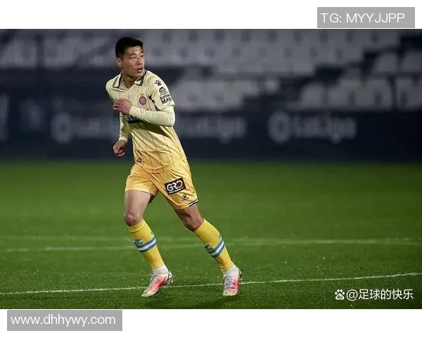 武磊赛场爆发小插曲，裁判如何处理？