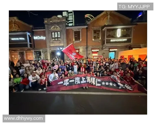 拜仁暖心举动引全网热议瞬间登顶热搜榜掀起球迷热情狂潮 拜仁暖心举动引全网热议瞬间登顶热搜榜掀起球迷热情狂潮